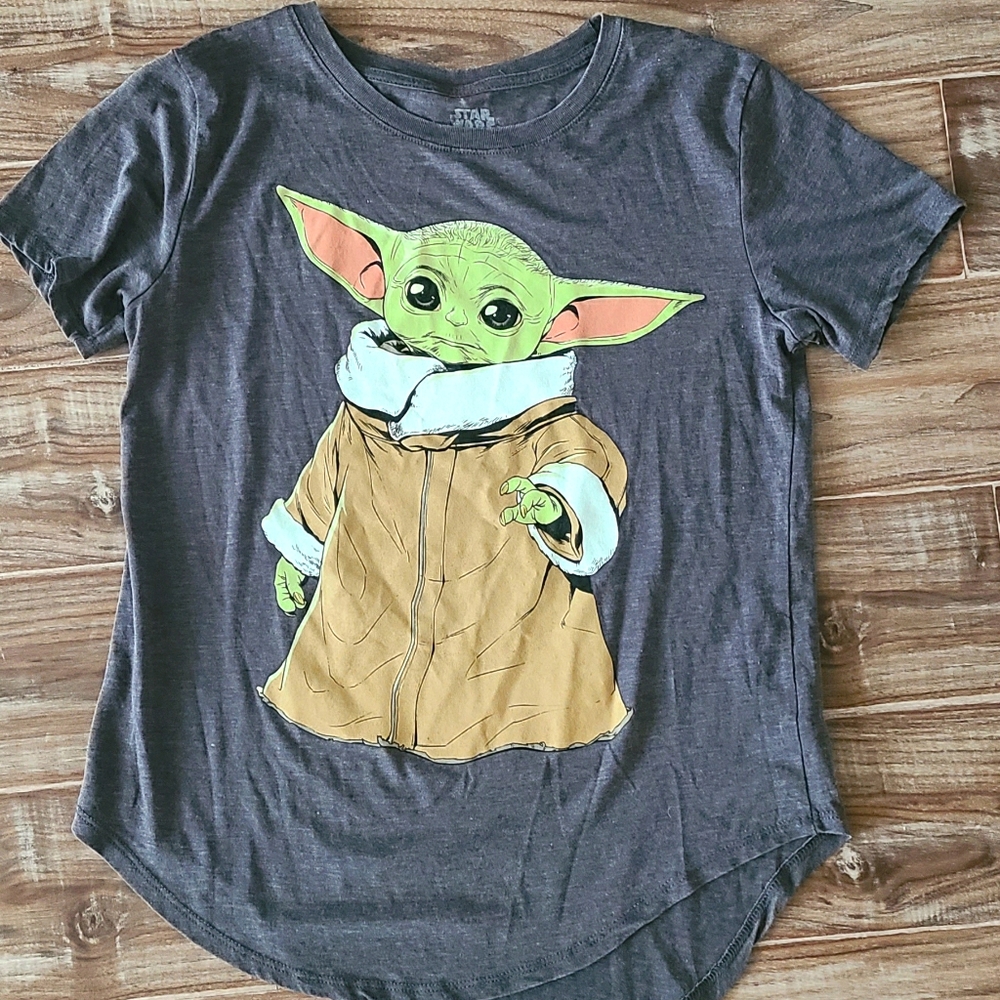 Baby Yoda tee
